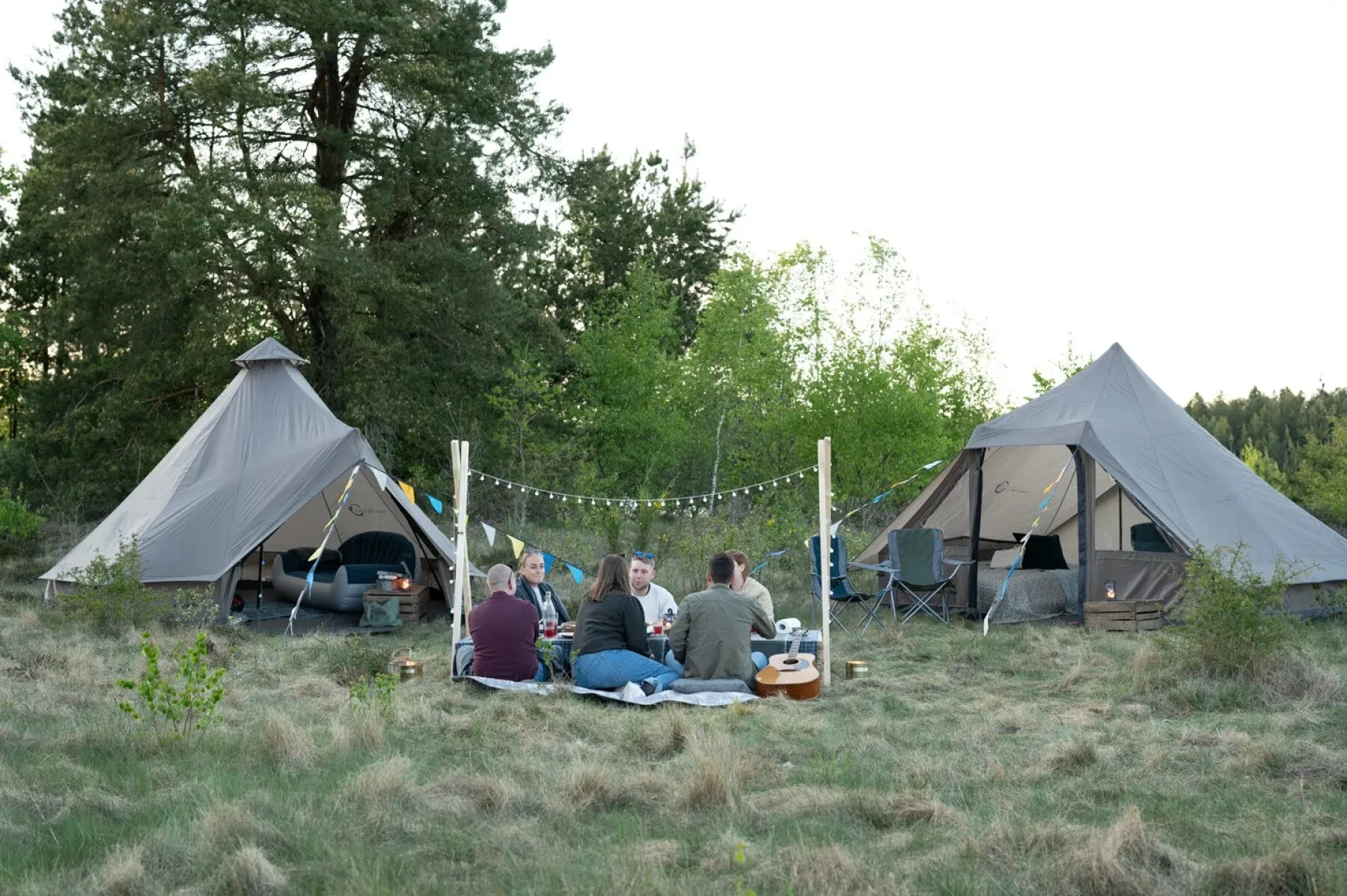 Easy Camp Moonlight Cabin - 10 Person Family Tent