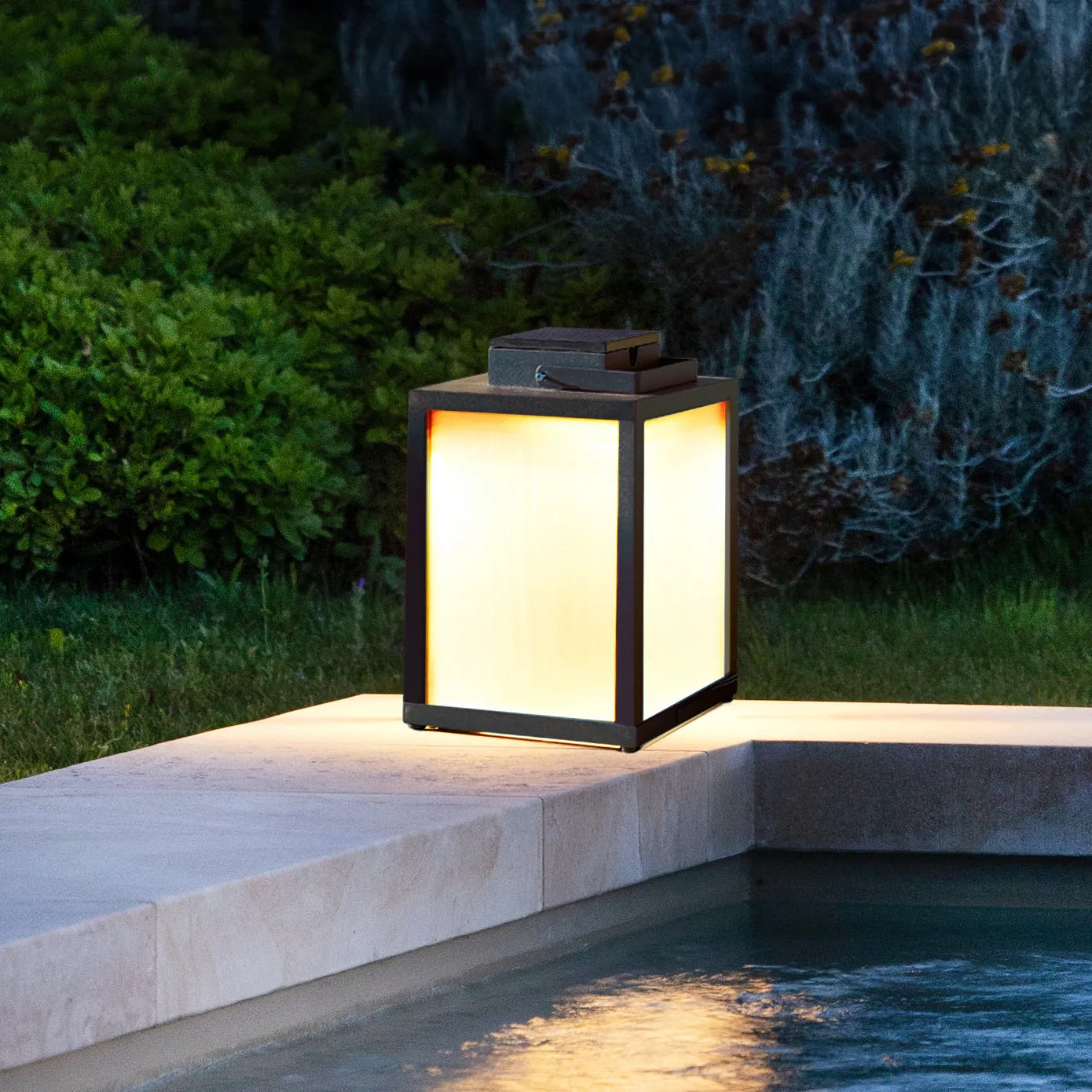 Tradition Solar Outdoor LED Lantern